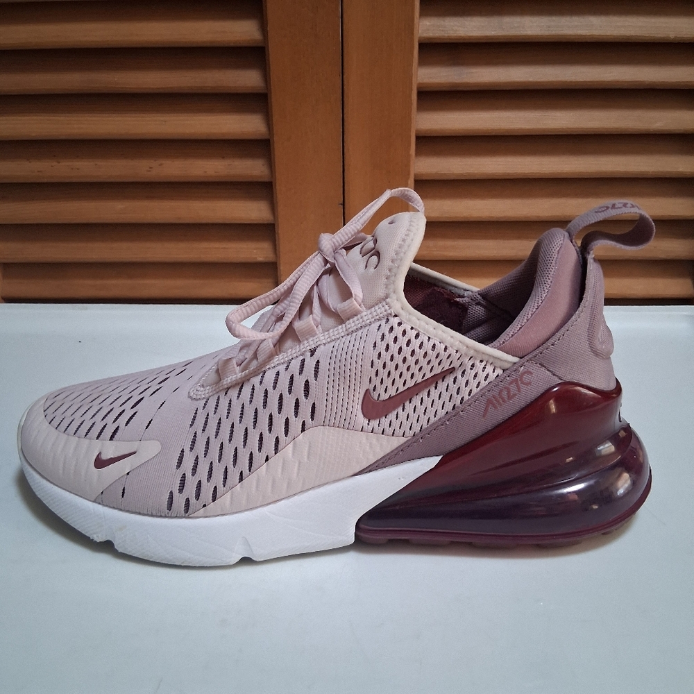 Nike Air Max 270 Soft Pink Women's Sneaker * Size: 8.5 - Picture 2 of 8